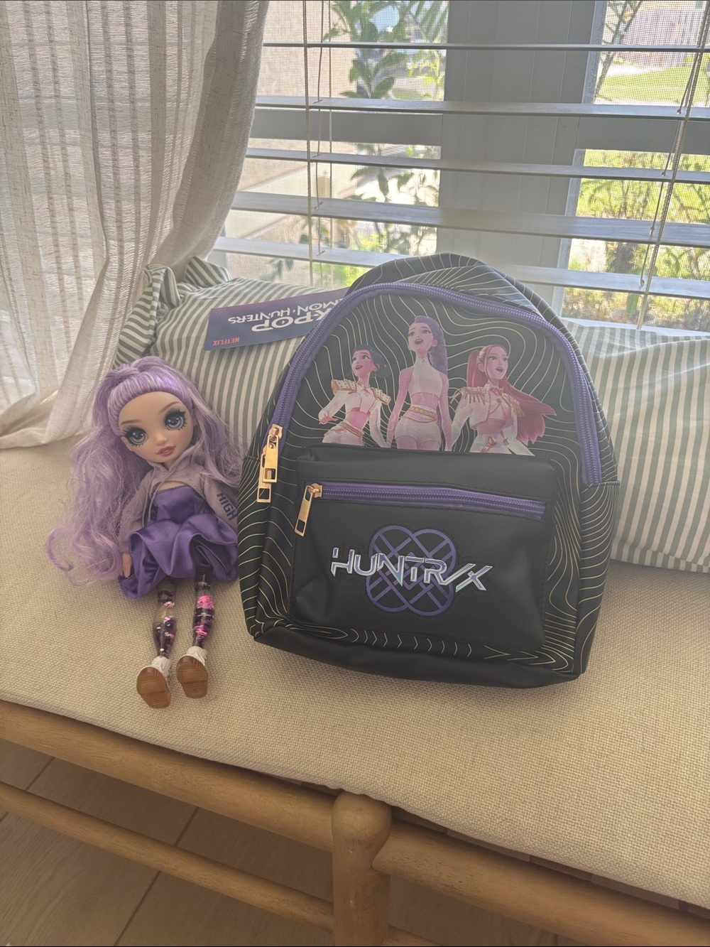 Hunter Kids Black and Purple Graphic Mini Backpack with Gold Zippers rare doll